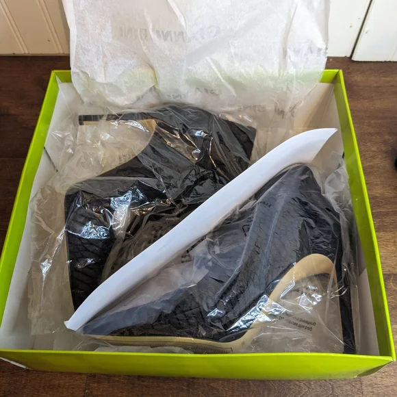 Gianni Bini Black Lace-Up Heels Size 10 - Picture 7 of 8